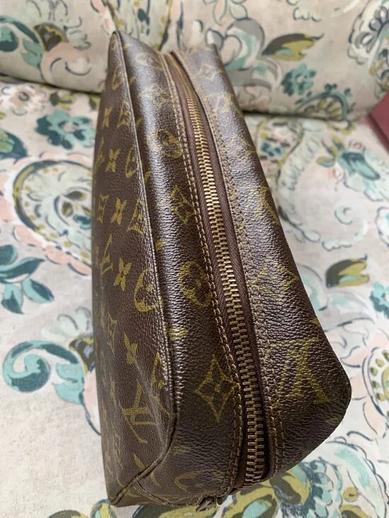 Authentic Louis Vuitton Monogram Trousse Toilette 28 - Picture 2 of 7